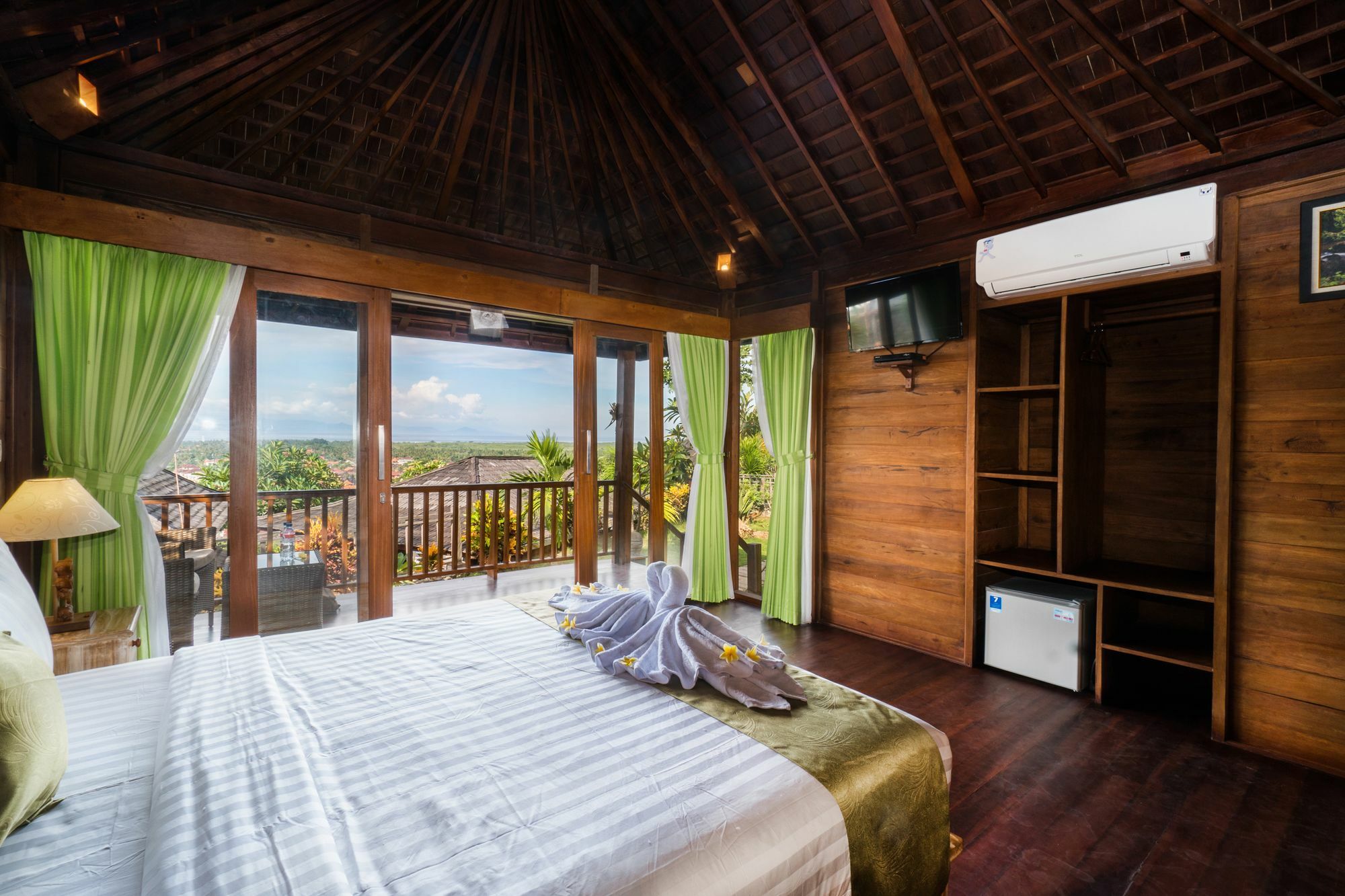 Jenggala Hill Hotel Nusa Lembongan  Exterior photo