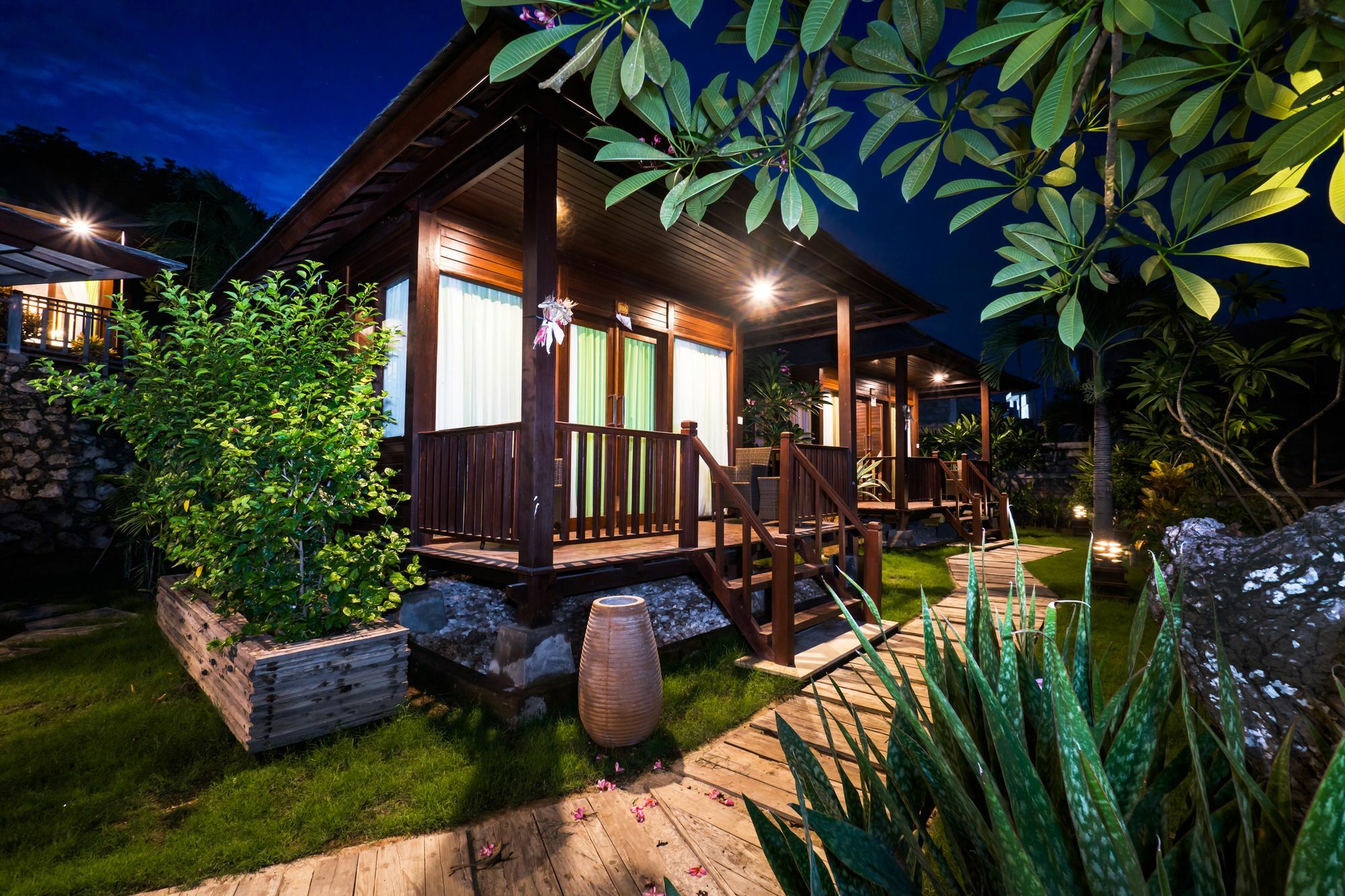 Jenggala Hill Hotel Nusa Lembongan  Exterior photo
